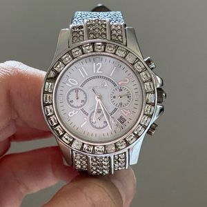 L’chic chronograph watch